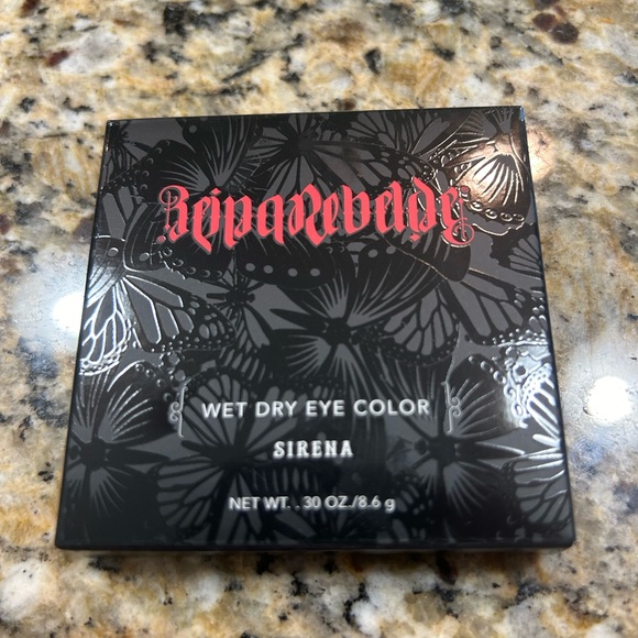 NWT Reina Rebelde palette - Picture 1 of 3
